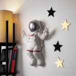 Riputatav seinakaunistus Peace Sign Astronaut 47 cm