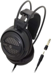 Audio-technica Ath-ava400 avatud t&uuml;&uuml;pi k&otilde;rvaklapid kodustuudiosse, k&otilde;rva peale asetatavad
