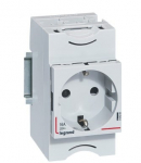Pistikupesa DIN-liistul maandusega Legrand 004285 (16A, 230V)