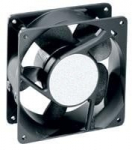 Ventilaator rippuva riidekapi jaoks (120x120x38 koos kaabli ja pistikuga)