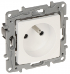 &Uuml;KSIK PISTIKUPESA LE-664536 Niloe 230 V 16 A LEGRAND