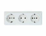 Pinnale paigaldatav kolme pesaga maandatud pistikupesa Vilma SL+250 RP16-031 SL+ V (valge)
