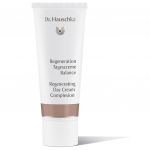 Uuendav jumet &uuml;htlustav p&auml;evakreem