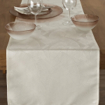 Piklik laudlina ristk&uuml;likukujuline Isla, kreemjasvalge, 40 x 140 cm