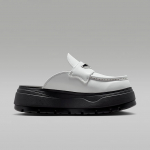 Air Jordan Wmns Mule Summit White/ Metallic Silver-Black - Suurus 9 (HJ4292-100 Vabaajajalatsid)