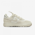 NIKE Wmns AIR FORCE 1 WILD - Suurus 35.5 (FB2348-002 Vabaajajalatsid)
