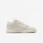 Air Jordan 1 Low SE - Suurus 37.5 (HJ5969-100 Vabaajajalatsid)