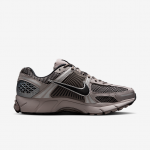 Nike Zoom Vomero 5 - Suurus 42.5 (FB9149-005 Vabaajajalatsid)