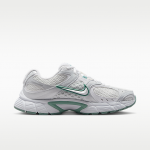 Nike Wmns V5 RNR - Suurus 38.5 (HQ7901-106 Vabaajajalatsid)