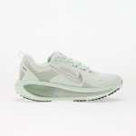 Nike Vomero 18 Barely Green/ Metallic Silver-Steam - Suurus 36.5 (HM6804-300 Vabaajajalatsid)