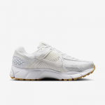 Nike Wmns Zoom Vomero 5 - Suurus 36 (FJ2028-104 Vabaajajalatsid)
