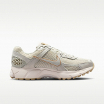 Nike Wmns Zoom Vomero 5 Light Bone/ Light Bone-Phantom - Suurus 36 (IB8929-003 Vabaajajalatsid)