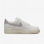 Nike Wmns Air Force 1 '07 - Suurus 38 (DQ7569-100 Vabaajajalatsid)