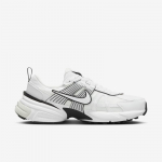 Nike Wmns V2K Run - Suurus 38 (HF5342-100 Vabaajajalatsid)