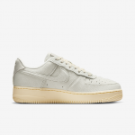Nike Wmns Air Force 1 '07 - Suurus 40 (II7398-100 Vabaajajalatsid)