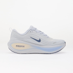 Nike Vomero Plus White/ Mystic Navy-Aluminum-Football Grey - Suurus 42 (HV8154-108 Vabaajajalatsid)