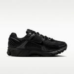 Nike Wmns Zoom Vomero 5 Black/ Black-Mtlc Silver-Anthracite-White - Suurus 43 (II6236-001 Vabaajajalatsid)