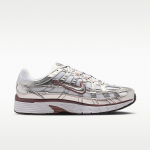 Nike Wmns P-6000 White/ Tattoo-Metallic Silver-Black - Suurus 44 (BV1021-110 Vabaajajalatsid)