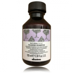 Davines NaturalTech Calming Shampoo rahustav &scaron;ampoon tundlikule peanahale - 100 ml.