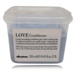 Davines LOVE Smoothing Conditioner silendav palsam karedatele ja lokkis juustele - 250 ml.