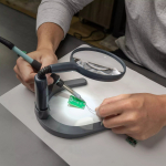 Carson MagniLamp LED-hobimikroskoop 2x v&otilde;imsusega (GN-55) BLT l&auml;hetus 1-3 p&auml;eva jooksul