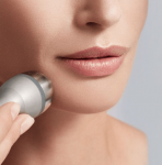 Gesichtsbehandlung - IS CLINICAL + Ultraschall (Collagen)