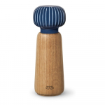 Tammepuidust v&uuml;rtsimurustaja tumesinise Hammershoi portselanist detailiga, k&otilde;rgus 17,5 cm. Hammersh&oslash;i - K&auml;hler Design