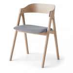 Hammeli halli istmega tammepuust s&ouml;&ouml;gitool Findahl by Hammel Mette - Hammel Furniture