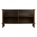 Pruun tammepuidust l&uuml;kandustega vitriinkapp 135x73,5x48 cm Italic - UMAGE