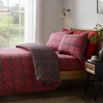 Punane/tumeroheline kaheinimesevoodipesu 200x200 cm Tartan Check - Catherine Lansfield