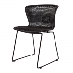 2 musta tooliga komplekt, mis sobib nii sise- kui ka v&auml;listingimustesse Wings - WOOOD