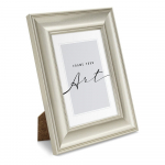 H&otilde;bedane plastmassist raam 21x26 cm