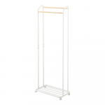 Valge metallist ratastega riidestange Tower - YAMAZAKI