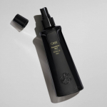 Oribe Signature Foundation Mist Antistaatiline viimistlussprei, 200ml