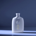 Oribe Run Through Detangling Shampoo Juukseid pehmendav ja pusasid ennetav &scaron;ampoon, 250ml