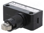 Limit switch | pusher with parallel roller | SPDT | 100mA | IP67
