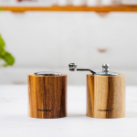 Tooted koju ja aeda // K&ouml;&ouml;gi- ja majapidamistarbed // Młynek do pieprzu z solniczką - zestaw, drewno akacjowe, ceramiczny mechanizm, klausberg, kb-7859