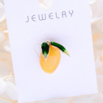 Blucome traditsioonilise emailiga k&auml;sit&ouml;&ouml; armas anime mango kuju naistele meeste &uuml;likonna krae Hijiab pins kollane