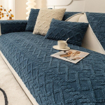 Pehmed talvised soojad pl&uuml;&uuml;sist diivanikatted. W90 x L240cm 1pc sinine