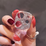 3D-teemantkaamera objektiivi kaitse, mis &uuml;hildub iPhone 15 Pro Max metallkilega iPhone 15 must