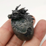 Massiivsest messingist draakonimuna kujukesed Miniatuurid T&ouml;&ouml;laua kaunistused Lauakaunistused K&auml;sit&ouml;&ouml; Aksessuaarid Antiikne vask loomam&auml;nguasi must