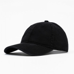 Naiste pesapallim&uuml;ts meeste suure peaga &uuml;hev&auml;rviline m&uuml;ts laia &auml;&auml;rega nokkm&uuml;ts must