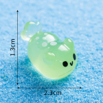Mikromaastikud mereloomad pimedas helendavad meren&auml;lkjad loomakaunistused isetehtud paagiakvaariumi tarvikud Luminous Colorful Sea Slug roheline