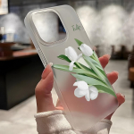 Mobiiltelefoni&uuml;mbrised iPhone 11 13 15 Pro Max 12 14 Pro Max &uuml;mbrisele iPhone 16 15 Plus 13 Pro 12 j&auml;&auml;tunud tekstuuriga maalitud koomiksililled iPhone 11 valge