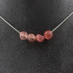 Pierres et Min&eacute;raux. Collier 4 perles Strawberry Quartz de Madagascar Chaine en acier Collier femmes, hommes. Taille personnalisabl