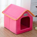 Kokkupandav majakujuline lemmikloomapesa koos matiga v&auml;ikestele koertele kaisupuudli kutsikatele S punane