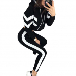 Naiste mood, 2-osaline komplekt, spordidress, varrukas, lapiline kapuuts, p&uuml;ksid, s&ouml;rkimiskost&uuml;&uuml;mid, spordir&otilde;ivad, p&uuml;ksid L must