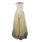 Naiste &otilde;htukleit, lilleline aplikatsioon, A-kujuline suur kiik printsessi stiilis varrukateta seljata &uuml;markaelusega pitsv&otilde;rgust lapiline pulmapeokleit L kollane