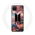 &Uuml;mbris Samsung Galaxy A12 Bangtan Sonyeondan BTS logo musta p&auml;ikeseloojangu taustaga