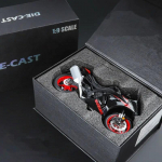 1/9 Suzuki Hayabusa CSX-1000R 2023 Mootorratta mudel Valatud metallist Mootorratta m&auml;nguasi helehalliga 1/9-Size:23*8*13.5cm must/punane
